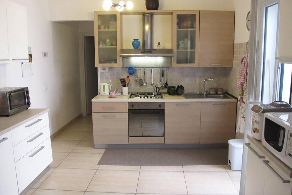 Confortevole Appartamento Vicino Al Centro Lecce Eksteriør billede
